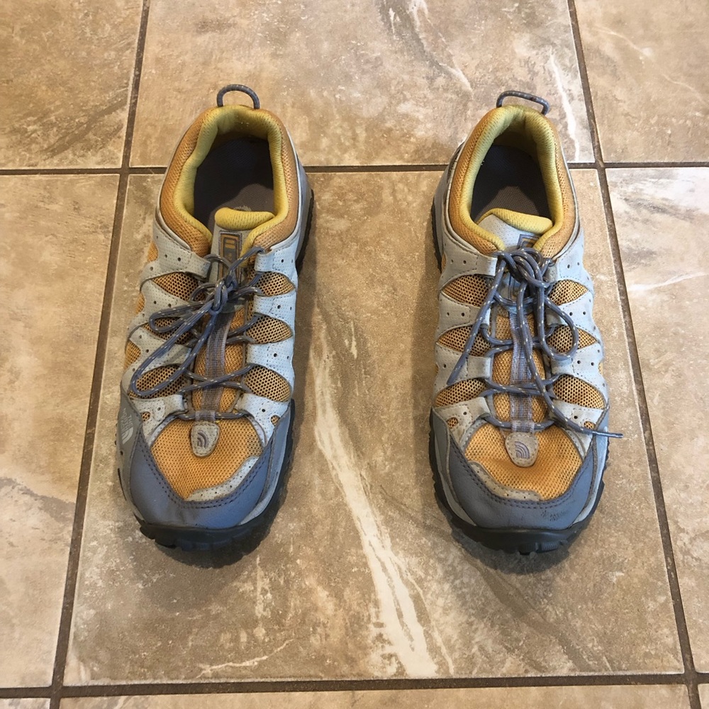 North Face Flight Series Hiking Shoe Womens Size 8 Yellow Suede Mesh Sneaker